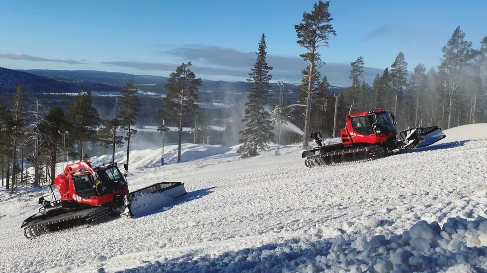 Under lördagen öppnar Kåbdalis skidanläggning och snötillgången är kanske bättre än någonsin. "Till höstlovet kommer vi ha tre backar öppna och enligt mitt minne så har vi aldrig någonsin kunnat ha det redan i oktober", säger Johan Gunnarstedt.