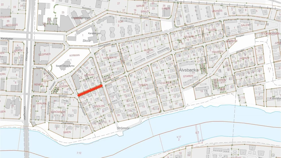 Delar av Storgatan stängdes av under måndagen. Hela arbetet kommer att ta flera månader.