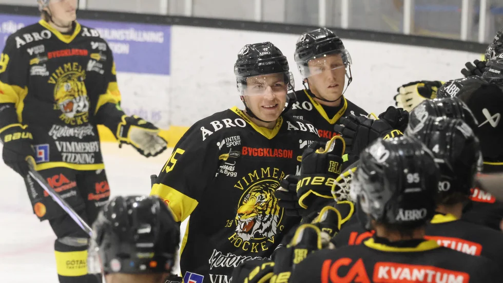 Oskar Lindgren gjorde 3-0 för VH mot Alvesta. Hans andra mål för säsongen.