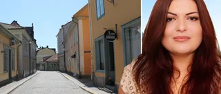 Nu stänger kaféet i Gamla stan – hon flyttar in