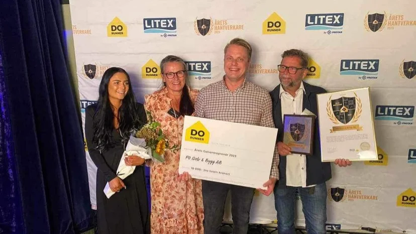 Det var ett glatt gäng från PO Golv och Bygg AB som mottog pris för Årets Hantverkare inom kategorin golventreprenörer. 