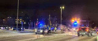Trafikolycka mellan flera fordon i korsning        