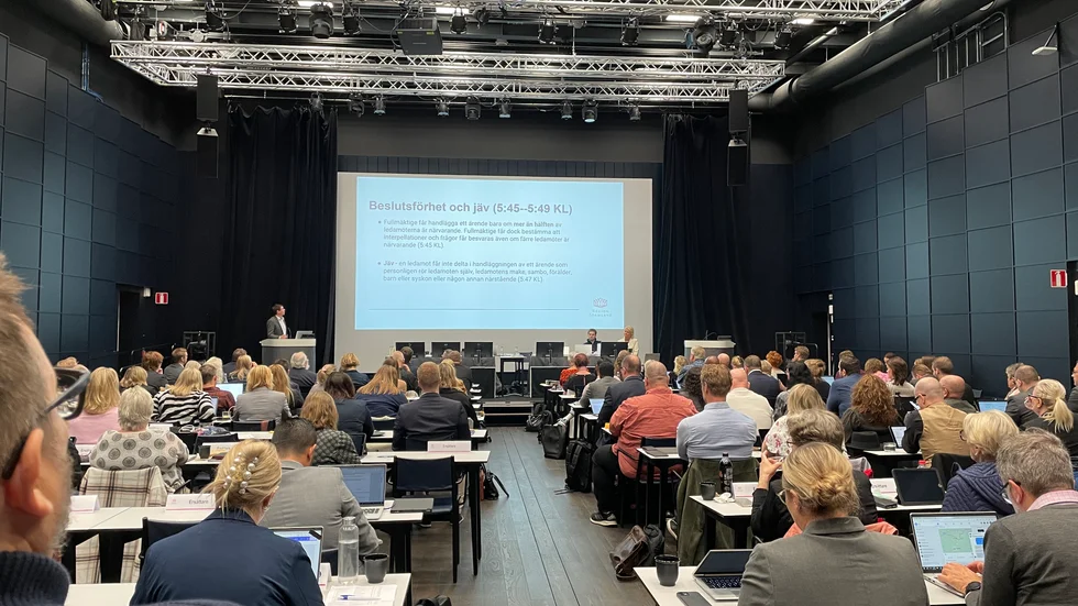 SN rapporterar direkt på plats från dagens regionfullmäktige i Nyköping. De ansvariga politikerna svarar på oppositionens frågor om regionens krisbudget