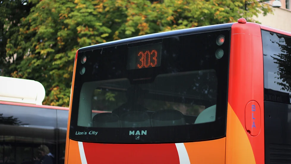 Östgötatrafiken hade problem med skyltarna på bussarna under torsdagsmorgonen.