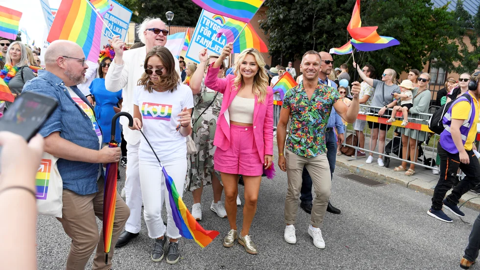 Kristdemokraternas partiledare Ebba Busch (KD) på 2022 års prideparade i Stockholm. I år har hon andra åtaganden och deltar inte.