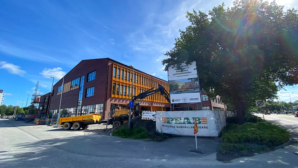 Nya gymnasieskolan i Enköping öppnar portarna 2024 men var skall lärare och elever parkera?
