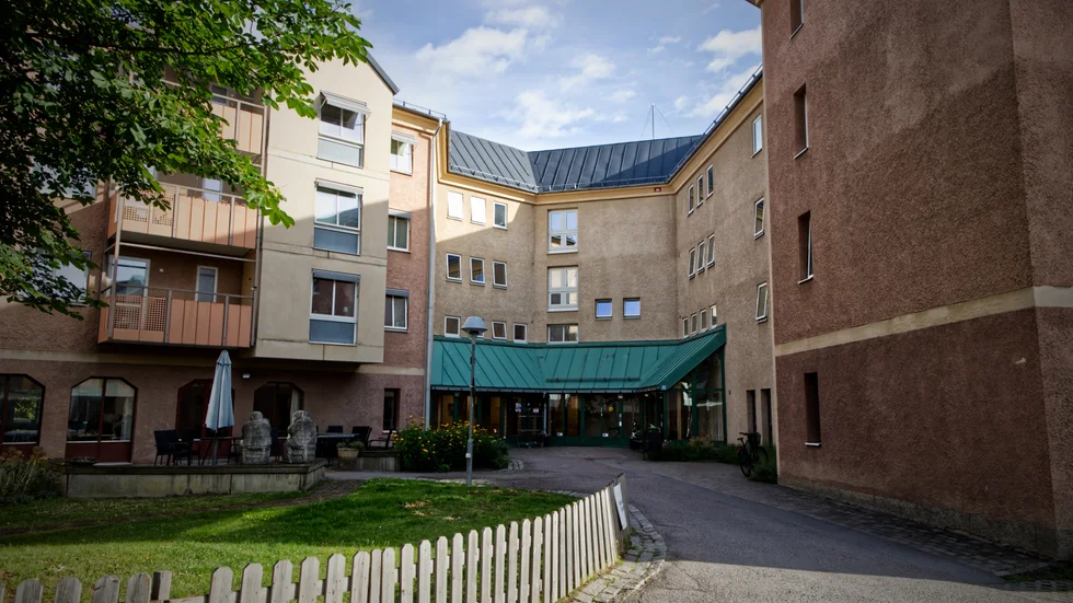 Blandaren är ett kommunalt trygghetsboende mitt i Linköping. Här finns 38 boende, Nu har Leanlink anmält sig själva till IVO, enligt lex Sarah.