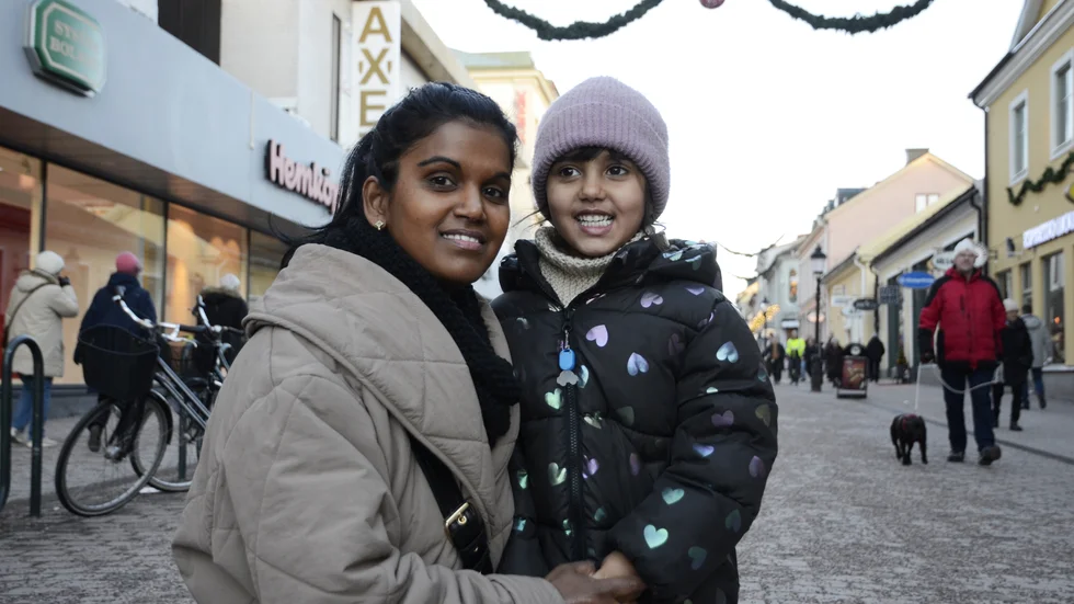 Sofia Benhassen är inte nöjd med den lön hon får från Nyköpings kommun. "Jag håller på att söka andra jobb i Stockholm, där skriker de efter barnskötare", säger hon.