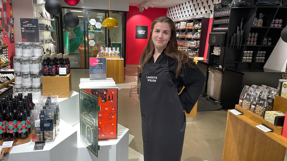 Än så länge står lakritskalendrarna uppradade, men de brukar ta slut före jul enligt Emma Norling, butikschef för Lakritsroten. 