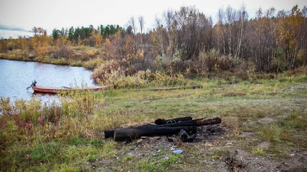 Den mycket grova misshandeln skedde när några släktingar till den nu dömde 33-åringen grillade nere vid sjön. En man miste synen på ena ögat, en annan en bit av ett öra.