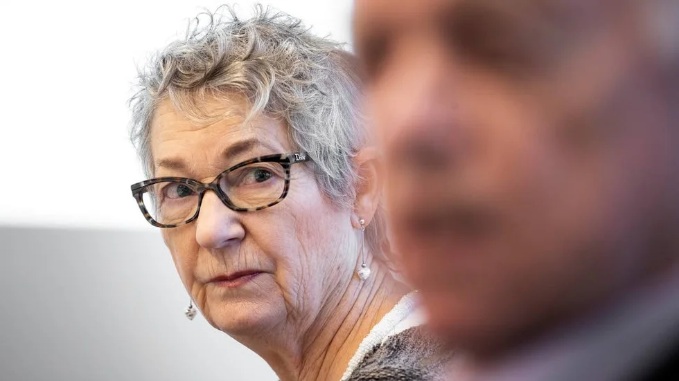 Karin Ericsson (C) är ordförande i Uppsalacenterns nomineringsgrupp och tar Stefan Hanna i försvar.