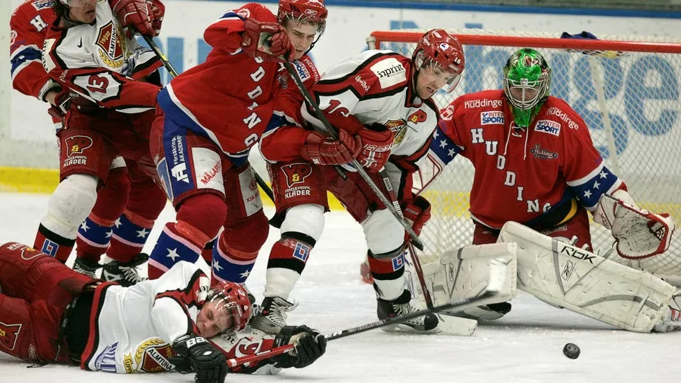 En bild från när Almtuna och Huddinge möttes 2006. Nu kan lagen stöta på varandra igen.