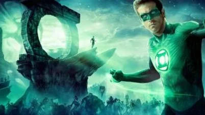 När piloten Hal Jordan (Ryan Reynolds) bär kraftringen förvandlas han till en Green Lantern, beskyddare av universum.