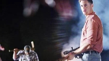 Alexander Skarsgård som Charlie i Straw Dogs.