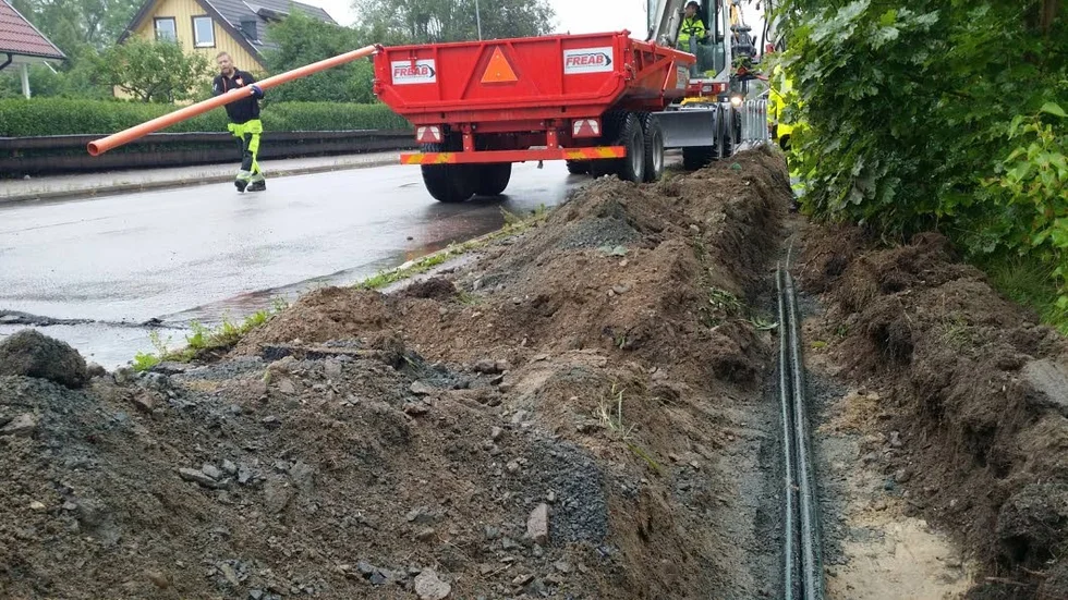 Fiber för alla målet. Samtal har förts mellan kommundirektör Peter Nyberg och tre olika aktörer på marknaden om en försäljning av Östhammars stadsnät. Men någon affär blir det inte.  I stället vill kommunen nu satsa på samverkan.