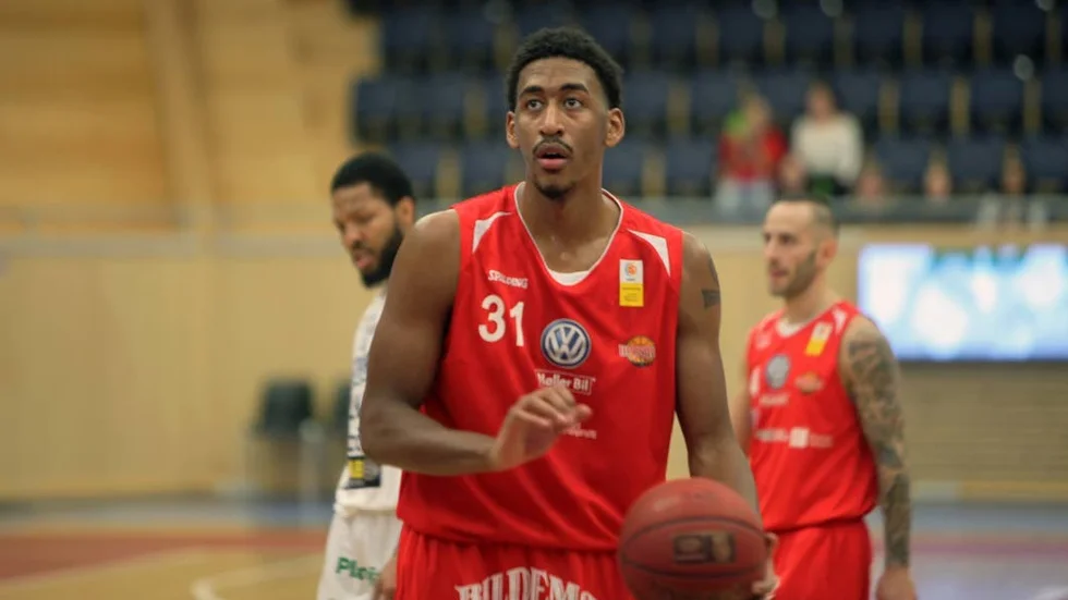 Stjärna. Jalen Jenkins i Uppsala Basket noterades för 29 poäng och 16 returer mot Umeå.