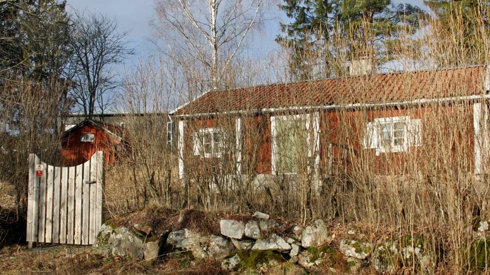 Beslutet om rivning och bortforsling av Skräddarbo har överklagats, beslut i förvaltningsrätten dröjer.