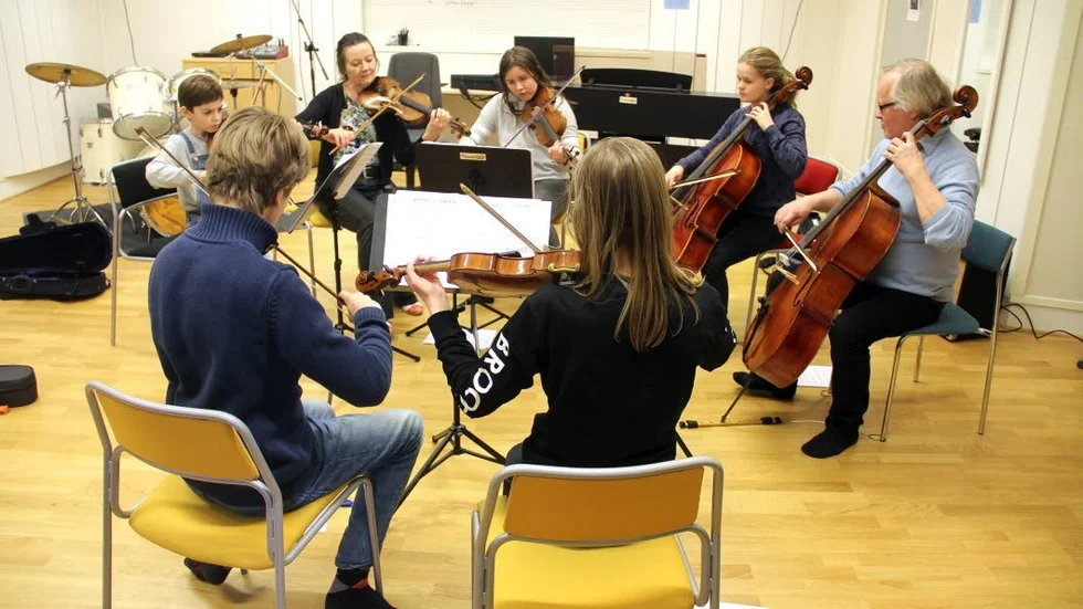 Stråkelever. Elever i Kulturskolan i Tierp övar inför konserten i Söderfors kyrka 17 mars.