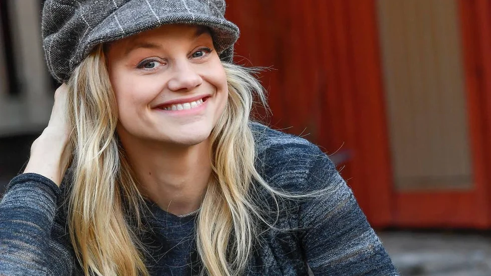 Teater. Lisa Werlinder drömde tidigt om att bli skådespelare. Hon kom så småningom in på scenskolan i Luleå, och lämnade då studier på Musikhögskolan.