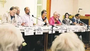 på måndagen fick allmänheten chansen att ställa politikerna i Östhammar mot väggen.