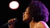 I Luras musik smälter det europeiska och det afrikanska samman.