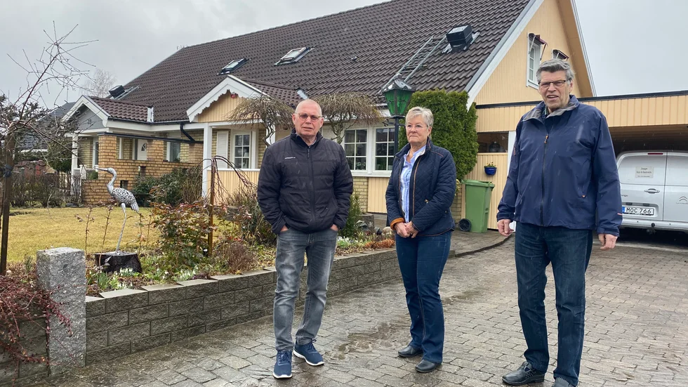 Owe Wikström och Britt-Louise Wikström med grannen Kjell Karlsson. "Vi är i Spanien, men Kjell lämnade in överklagan dagen efter nämndmötet", säger Britt-Louise.