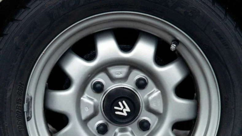 Garage: Volkswagen 1303 S, bagge, gare r Hans-Olof Hll i Skrblacka, dck, hjul, flj.