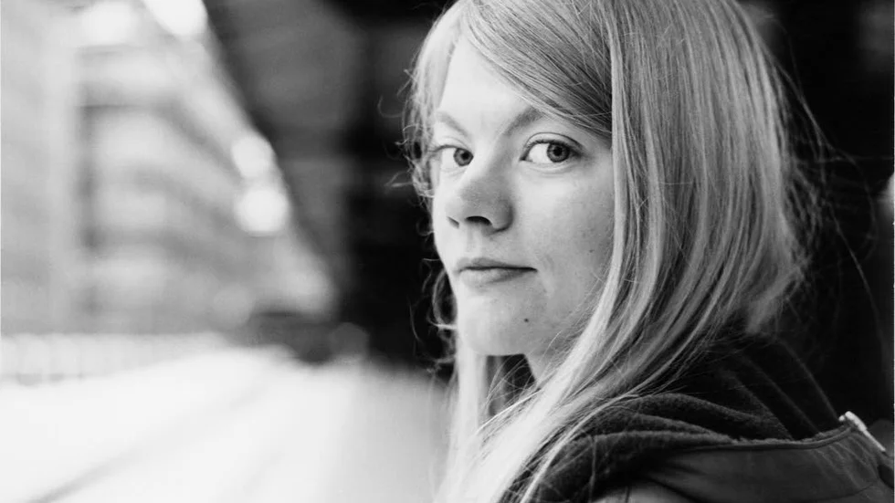 En purung Gun-Britt Sundström någon gång på 1960-talet. "Skrivarliv" samlar hennes dagböcker från de händelserika åren 1965–78.