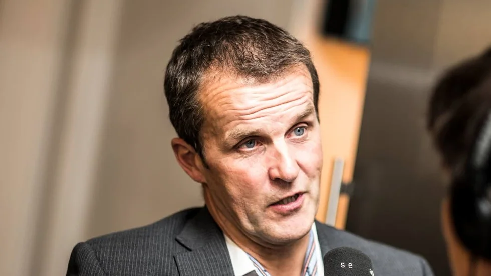 Gunnar Selberg blev den stora valvinnaren, nu vill han bjuda in övriga partier på en fika. "Det tycker jag hör till", säger han.