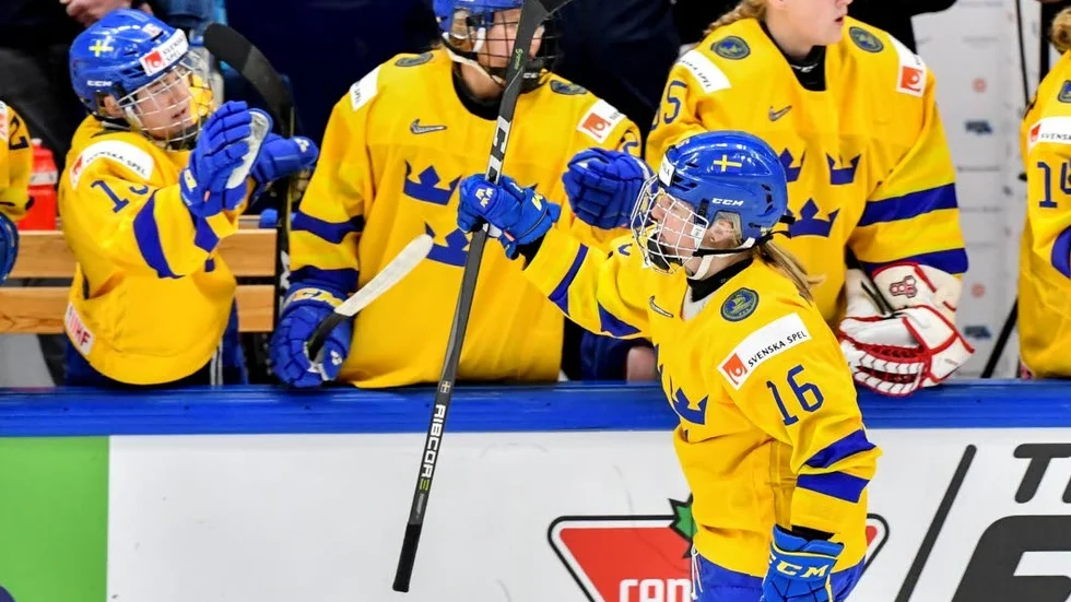 ESBO 20190407
Sveriges Pernilla Winberg under söndagens match i ishockey-VM mellan Sverige och Frankrike i Metro Areena. 
Foto Jonas Ekströmer / TT kod 10030 *** Local Caption *** ishockey