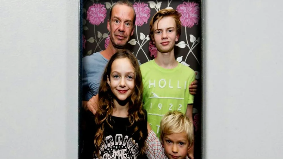Fr v Ella, 10, Rikard, 13 och Love 6, med efternamnet Arwedsson. Pappa Henrik Sundström.