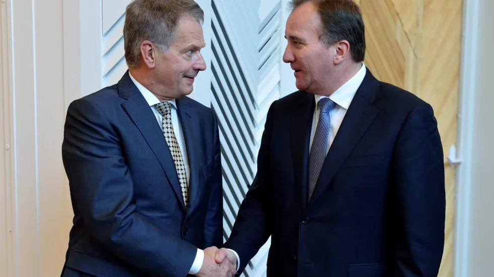 Bör följas åt i säkerhetspolitiken. Finlands president Sauli Niinistö och Sveriges statsminister Stefan Löfven.