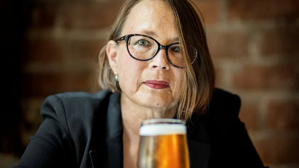 Gutår! Carina Burman har skrivit en bok om öl i Bellmans diktining och under hans tid.