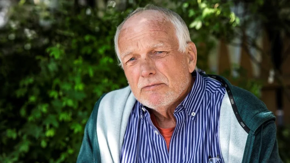 Kjell Erikssons nya kriminalroman "Den skrattande hazaren" övertygar, skriver UNT:s recensent Björn G Stenberg.