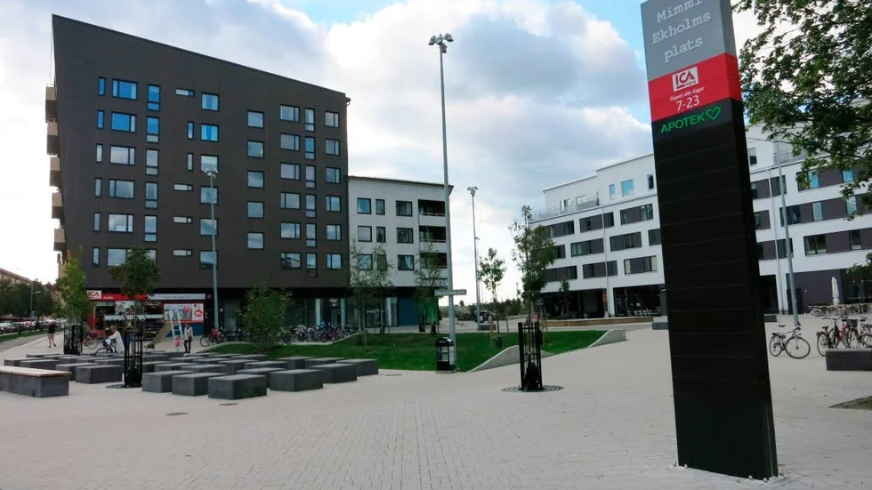 I korsningen Hällbygatan och Börjegatan, vid Mimmi Ekholms plats, ska den nya cirkulationsplatsen byggas.
