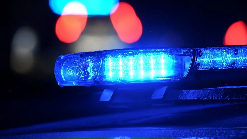 Polisen hittade ett halvt kilo hasch i ett allmänt utrymme i en fastighet på Västerviksgatan.