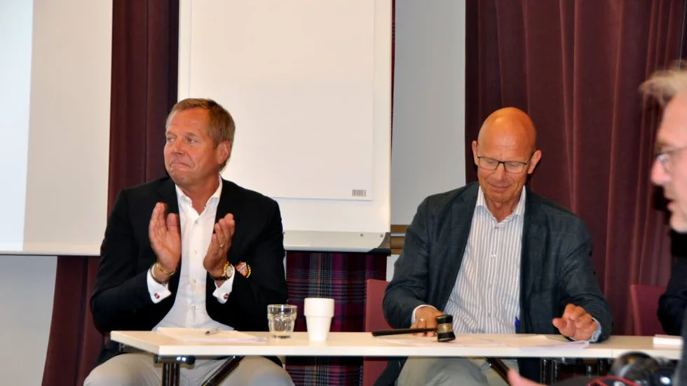 Almtunas ordförande Niclas Fröberg tycker att det är lite tidigt att vara för hoppfull om att klubben ska kunna erbjudas en plats i hockeyallsvenskan trots allt men man kommer att tacka ja om frågan ställs.