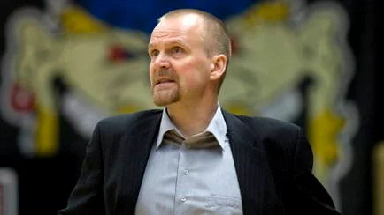 Solnas coach Pekka Salminen förväntar sig tuffa matcher mot Uppsala i semifinalen.