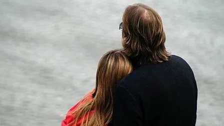 Semestern är inte bara härlig utan kan vara riktigt jobbig om relationsproblemen ligger och trycker.