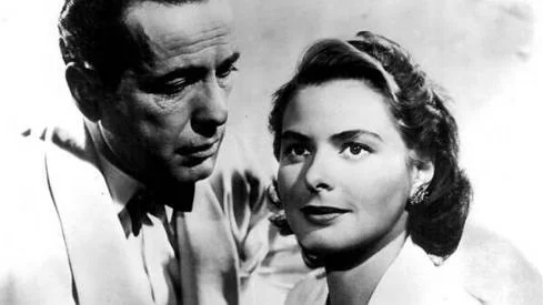 Ingrid Bergmans förste man Petter Lindströms kontrollbehov över frun var närmast totalt - bland annat tog han hand om pengarna Bergman tjänade på sina filmer. Ingrid Bergman och Humphrey Bogart i filmen Casablanca (1942).