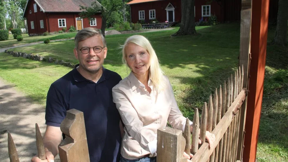Beate och Eric Tjänström har väckt liv i Sågarbo. Redan hittar européer hit för att njuta av ntauren, cykla och paddla kanot.