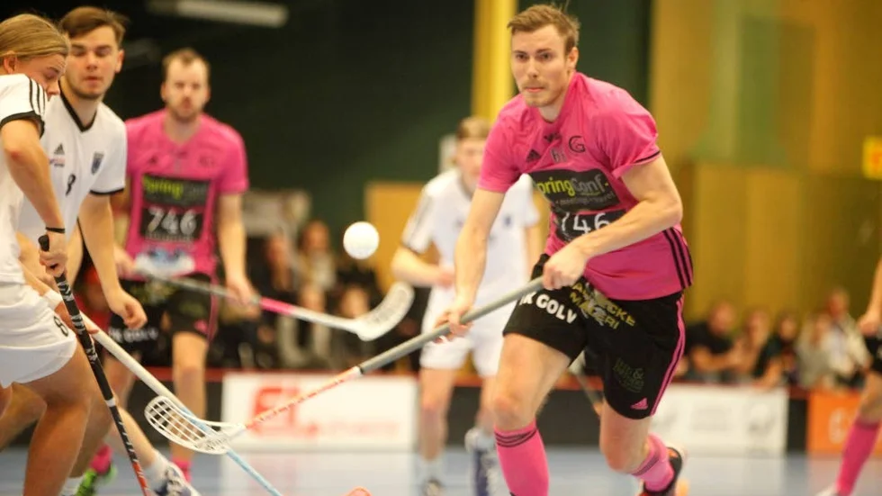 Målfarlig. Tre mål av Tobias Metzner som ligger i topp poängligan med 16 mål och 12 assist.