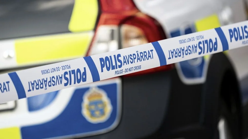 En polisman riskerar en varning för att ha förvarat   ammunition och OC-spray i sin bostad. 