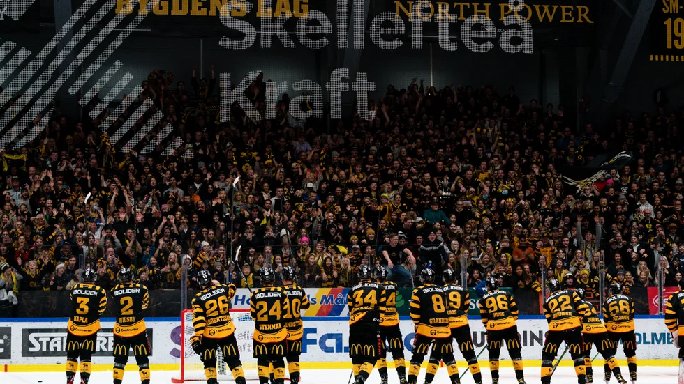 Skellefteå AIK fick fira inför fullsatta läktare vid senaste hemmamatchen mot Luleå.