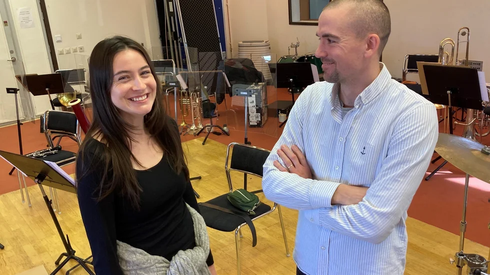Sångerskan Vendela Blomgren och kontrabasisten Josef Karnebäck har samarbetat i drygt ett par år.