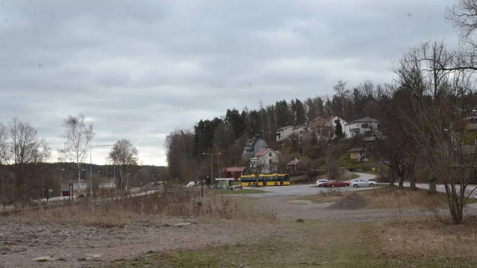Stationsområdet. Stig Lundh är missnöjd med hur det ser ut på stationsområdet i Gamleby.