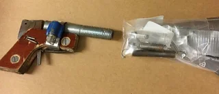 Man byggde hemmagjord pistol – greps mitt i natten på flygrakan