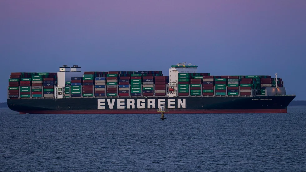 Containerfartyget Ever Forward från rederiet Evergreen har fastnat i Chesapeake Bay i östra USA.