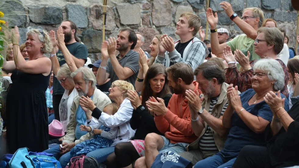 KÄNSLOR. Det blir både skratt och tårar under VisFestivalens sista kväll.