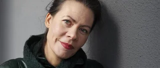 Humoristisk debut om manliga sexrobotar